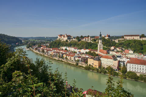 Gemeinde Hochburg-Ach Bezirk Braunau Duttendorf Aussicht Burghausen (Dirschl Johann) Österreich BR